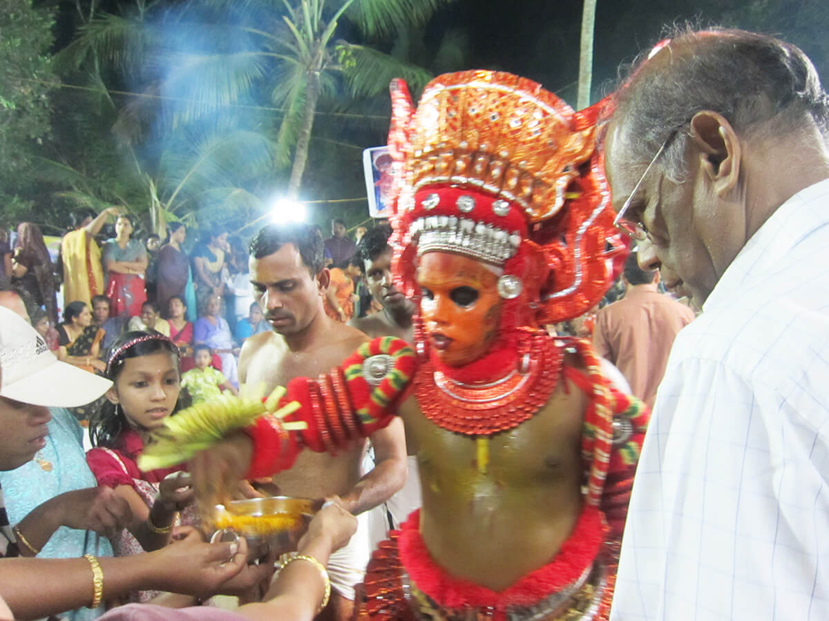 南インド・ケーララ（ケララ）州カンヌール（カヌール）のお祭テイヤム Theyyam