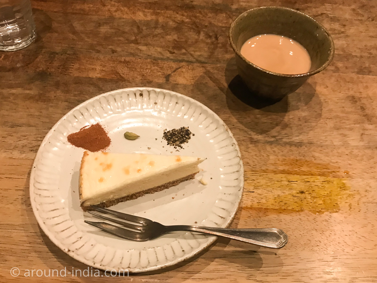 me CURRYさんのチーズケーキとチャイ