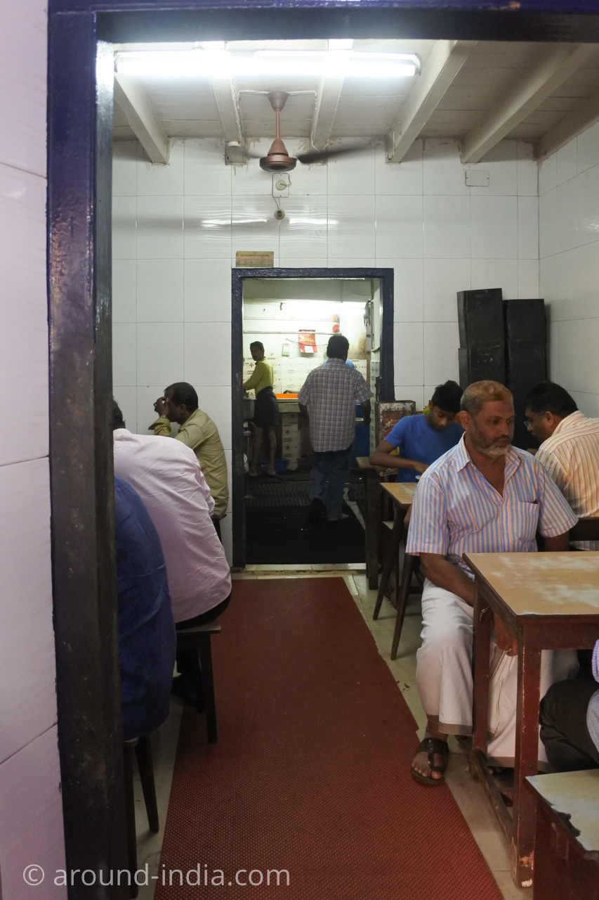 ケララ伝統料理食堂Onakkan Bharati店内
