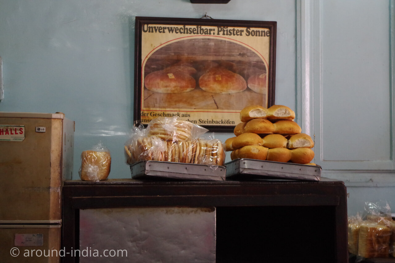 ムンバイのイラニカフェ Yazdani Bakery