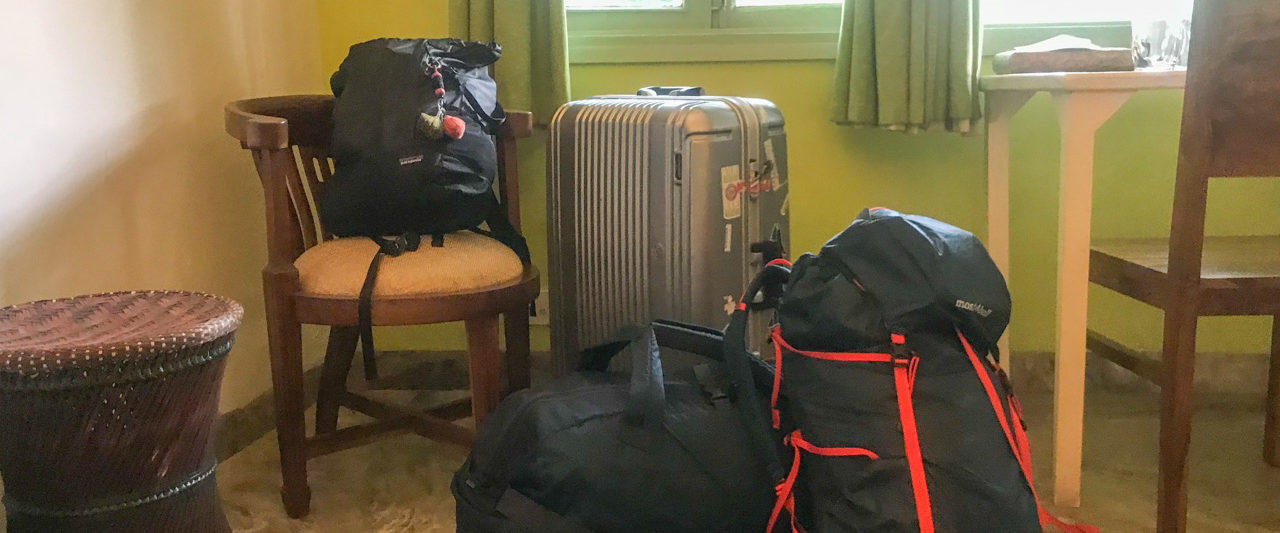 インド旅の持ち物　・スーツケース　バックパック