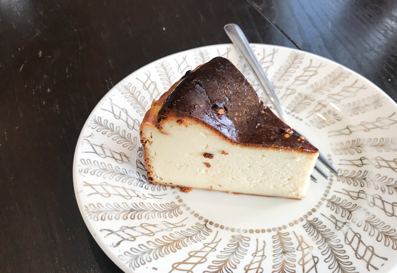 神奈川サンカリーのバスクチーズケーキ