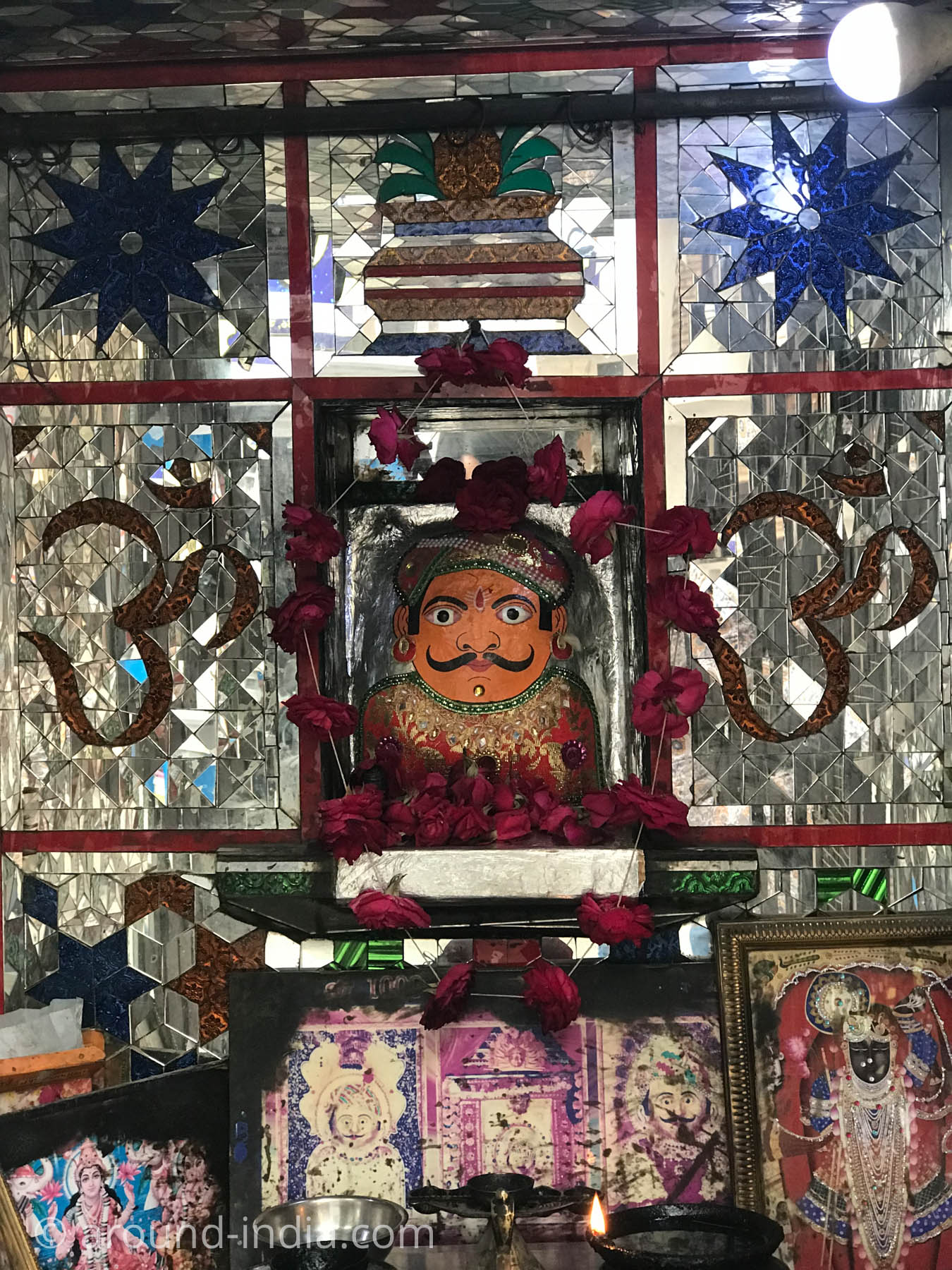 ウダイプルのローカル神様はマハラジャ