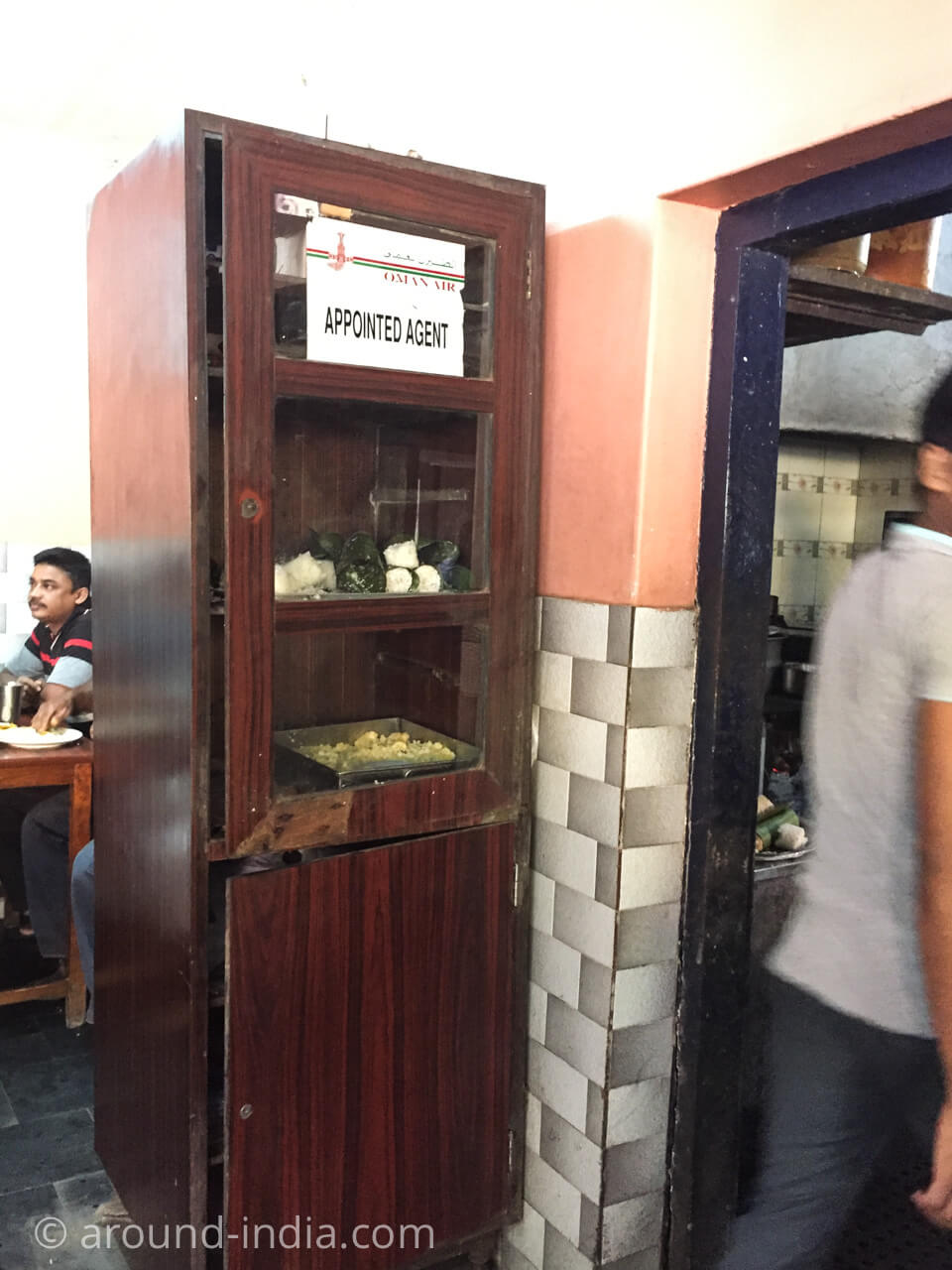 カンヌール（カヌール）の食堂Sharanya の店内